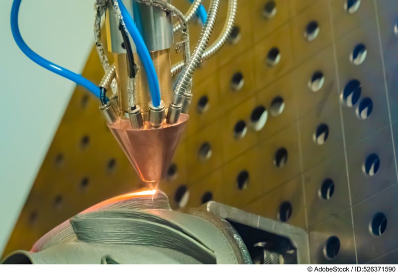 Additive Fertigung: Laserauftragschweißen zur Reparatur von Metallbauteilen. | © Adobe Stock / ID: 526371590